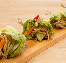 JAPANESE-STYLE FRIED NOODLES (VEGETABLE SANDWICH)